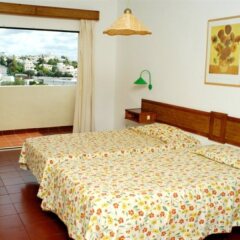 Отель AlvorMar Apartamentos Turisticos Португалия, Портимао - отзывы, цены и фото номеров - забронировать отель AlvorMar Apartamentos Turisticos онлайн комната для гостей фото 2