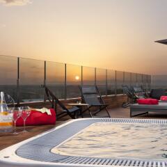 Отель Gran Melia Palacio De Los Duques Испания, Мадрид - 2 отзыва об отеле, цены и фото номеров - забронировать отель Gran Melia Palacio De Los Duques онлайн бассейн фото 2