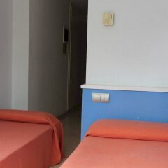 Отель Residencia de estudiantes Onix комната для гостей