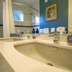 Отель Granville House Bed and Breakfast Канада, Ванкувер - отзывы, цены и фото номеров - забронировать отель Granville House Bed and Breakfast онлайн ванная