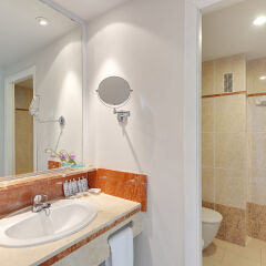 Отель Aparthotel Green Garden ванная