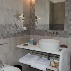 Отель La Finestra sul Convitto B&B Лечче ванная фото 2