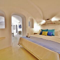 Отель Chroma Suites Греция, Остров Санторини - отзывы, цены и фото номеров - забронировать отель Chroma Suites онлайн комната для гостей