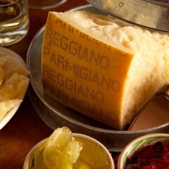 Отель Agriturismo Fattoria Corte Roeli Малальберго гостиничный бар