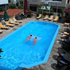 Yianna Hotel бассейн
