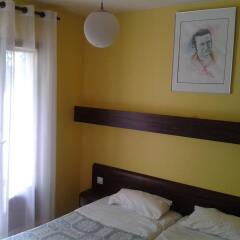 Отель Friendly Auberge Франция, Коломьё - отзывы, цены и фото номеров - забронировать отель Friendly Auberge онлайн сейф в номере