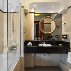 Отель Melia Tour Eiffel Париж ванная фото 2
