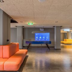 Отель A&O Wien Hauptbahnhof интерьер отеля