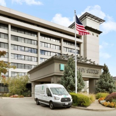 Отель Embassy Suites Columbus Колумбус городской автобус