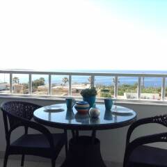 Апартаменты Luxury Seafront Apartment With Pool балкон