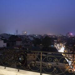 Отель Hanoi Legacy Hotel - Hoan Kiem Вьетнам, Ханой - отзывы, цены и фото номеров - забронировать отель Hanoi Legacy Hotel - Hoan Kiem онлайн балкон