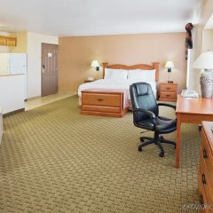 La Quinta Inn & Suites by Wyndham Las Vegas Red Rock in Las Vegas, United States of America from 226$, photos, reviews - zenhotels.com room amenities