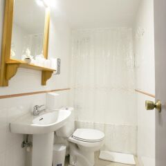 Отель Pensión Kaia ванная