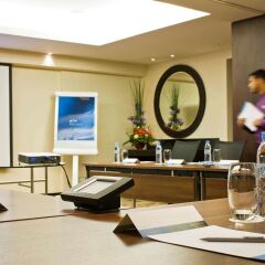 Отель Novotel Dubai Deira City Centre интерьер отеля