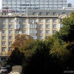 Отель Crowne Plaza Brussels - Le Palace парковка
