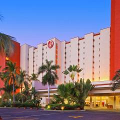 Отель Sheraton Buganvilias Resort & Convention Center парковка
