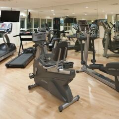 Отель Holiday Inn Bur Dubai - Embassy District фитнесс-зал фото 3