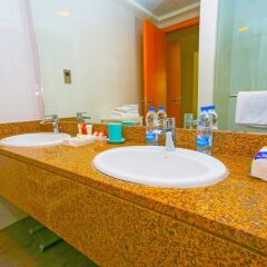 Отель Yanjoon Holiday Homes - Palma Residence ванная фото 2