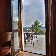 Отель Albergo Ristorante Maggioni Монтевеккья балкон
