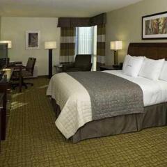 Отель DoubleTree by Hilton Bethesda - Washington D.C. комната для гостей фото 2