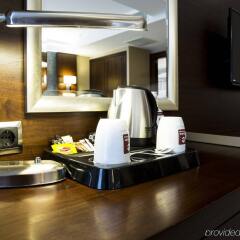 Grand Aras Hotel & Suites Турция, Стамбул - отзывы, цены и фото номеров - забронировать отель Grand Aras Hotel & Suites онлайн удобства в номере
