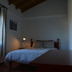 Отель Villa Madrigueras сейф в номере