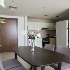 Отель Higuests Vacation Homes - Hilliana Tower в номере