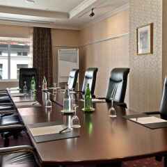 Отель Hilton Antwerp Old Town Бельгия, Антверпен - 1 отзыв об отеле, цены и фото номеров - забронировать отель Hilton Antwerp Old Town онлайн фитнесс-зал