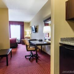 Отель Comfort Inn & Suites Maingate South удобства в номере
