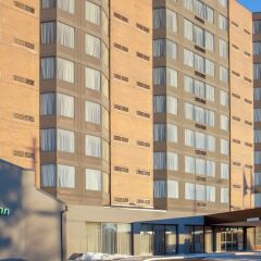 Отель Holiday Inn Ottawa East Канада, Оттава - отзывы, цены и фото номеров - забронировать отель Holiday Inn Ottawa East онлайн вид на фасад