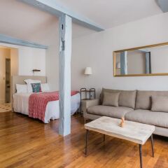 Отель Luxury and Bright Two-Bedroom Apartment Ile Saint-Louis Франция, Париж - отзывы, цены и фото номеров - забронировать отель Luxury and Bright Two-Bedroom Apartment Ile Saint-Louis онлайн комната для гостей фото 3