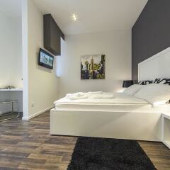 Отель Prima Luxury Rooms сейф в номере