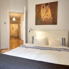 Апартаменты Operastreet.Com Apartments комната для гостей фото 4
