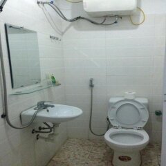 Отель Hoan Kiem Hostel Hanoi Вьетнам, Ханой - отзывы, цены и фото номеров - забронировать отель Hoan Kiem Hostel Hanoi онлайн ванная