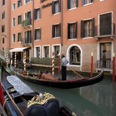 Отель Splendid Venice Venezia – Starhotels Collezione Италия, Венеция - 1 отзыв об отеле, цены и фото номеров - забронировать отель Splendid Venice Venezia – Starhotels Collezione онлайн бассейн фото 3