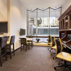 Отель Crowne Plaza Washington National Airport США, Арлингтон - отзывы, цены и фото номеров - забронировать отель Crowne Plaza Washington National Airport онлайн интерьер отеля