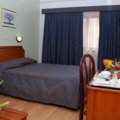 Hotel Anjos сейф в номере