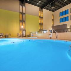 Holiday Inn Morgantownpennsylvania Turnpike Exit 298 In - 