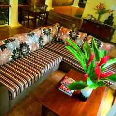 Отель Tropical Retreat