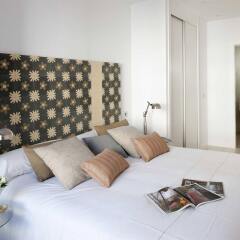 Апартаменты Eric Vökel Boutique Apartments - Atocha Suites комната для гостей фото 4