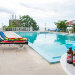 Отель Montego Bay Club Apartments Ямайка, Монтего-Бей - отзывы, цены и фото номеров - забронировать отель Montego Bay Club Apartments онлайн бассейн
