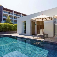 Отель X2 Vibe Phuket Patong бассейн