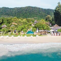 Отель Layana Resort And Spa Ланта пляж