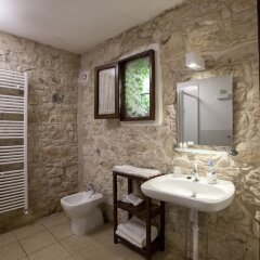 Agriturismo Baglio Fontana in Buseto Palizzolo, Italy from 126$, photos, reviews - zenhotels.com bathroom