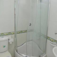 Отель Golden Dragon Hotel - Rong Vang Вьетнам, Нячанг - 8 отзывов об отеле, цены и фото номеров - забронировать отель Golden Dragon Hotel - Rong Vang онлайн ванная