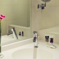Отель Mercure Toulouse Centre Wilson Capitole hotel Франция, Тулуза - отзывы, цены и фото номеров - забронировать отель Mercure Toulouse Centre Wilson Capitole hotel онлайн ванная фото 2