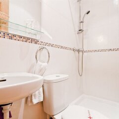 Отель Hostal Oporto Испания, Мадрид - 2 отзыва об отеле, цены и фото номеров - забронировать отель Hostal Oporto онлайн ванная