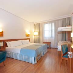 Отель Tryp Madrid Atocha Hotel Испания, Мадрид - 8 отзывов об отеле, цены и фото номеров - забронировать отель Tryp Madrid Atocha Hotel онлайн комната для гостей фото 4