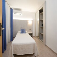 Отель Hostal Roca Испания, Сан-Антони-де-Портмань - 4 отзыва об отеле, цены и фото номеров - забронировать отель Hostal Roca онлайн комната для гостей фото 3