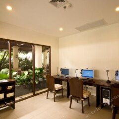 Отель Ravindra Beach Resort And Spa интерьер отеля фото 3